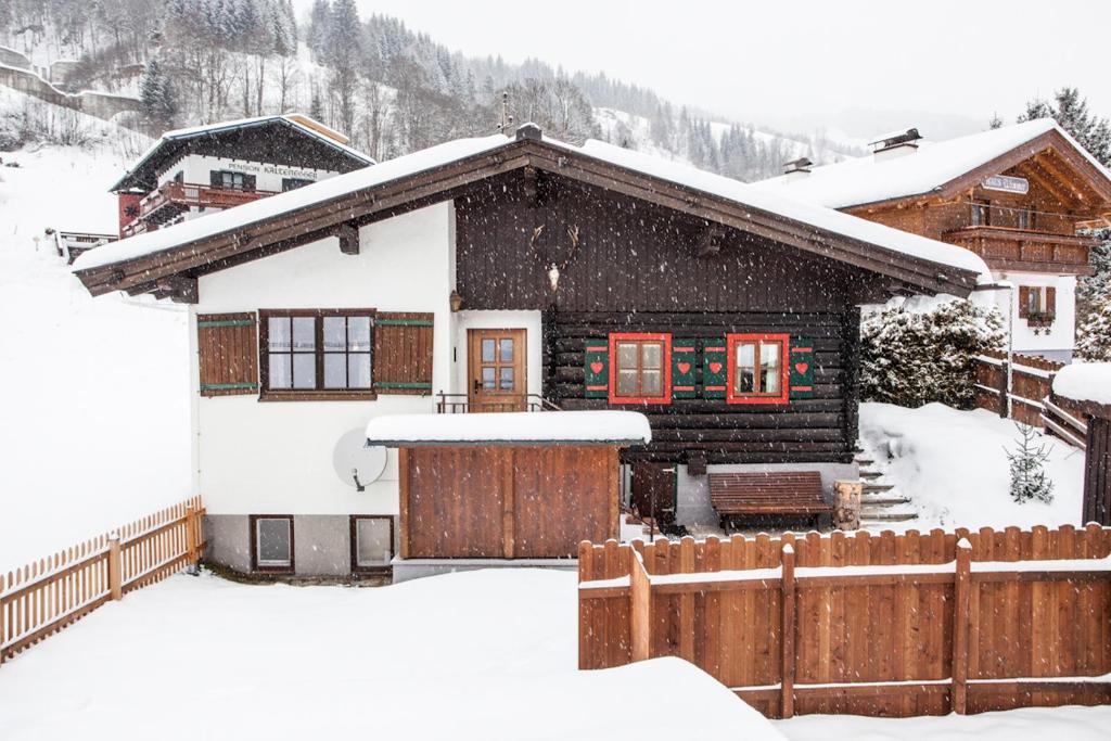 Chalet Appartement Alpenherz ザールバッハ・ヒンターグレム 部屋 写真