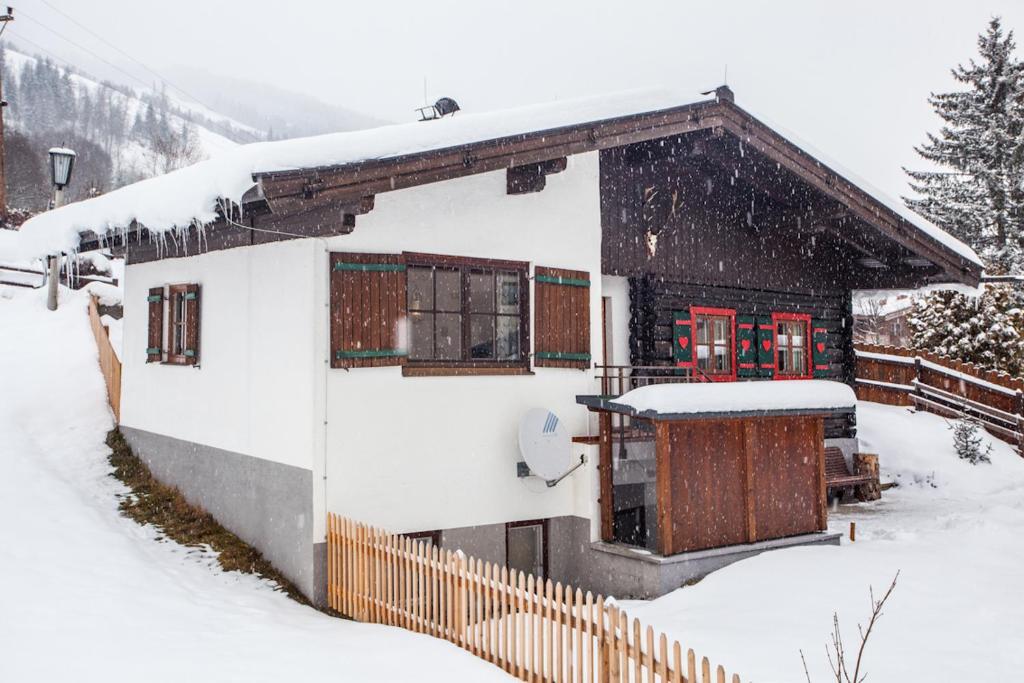 Chalet Appartement Alpenherz ザールバッハ・ヒンターグレム 部屋 写真